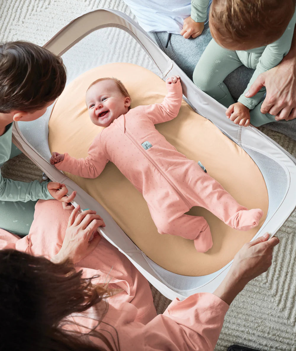 ergoPouch Easy Sleep Portable Bassinet Ecru