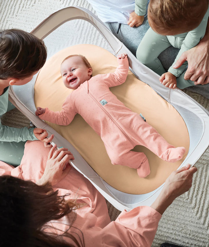 ergoPouch Easy Sleep Portable Bassinet Ecru