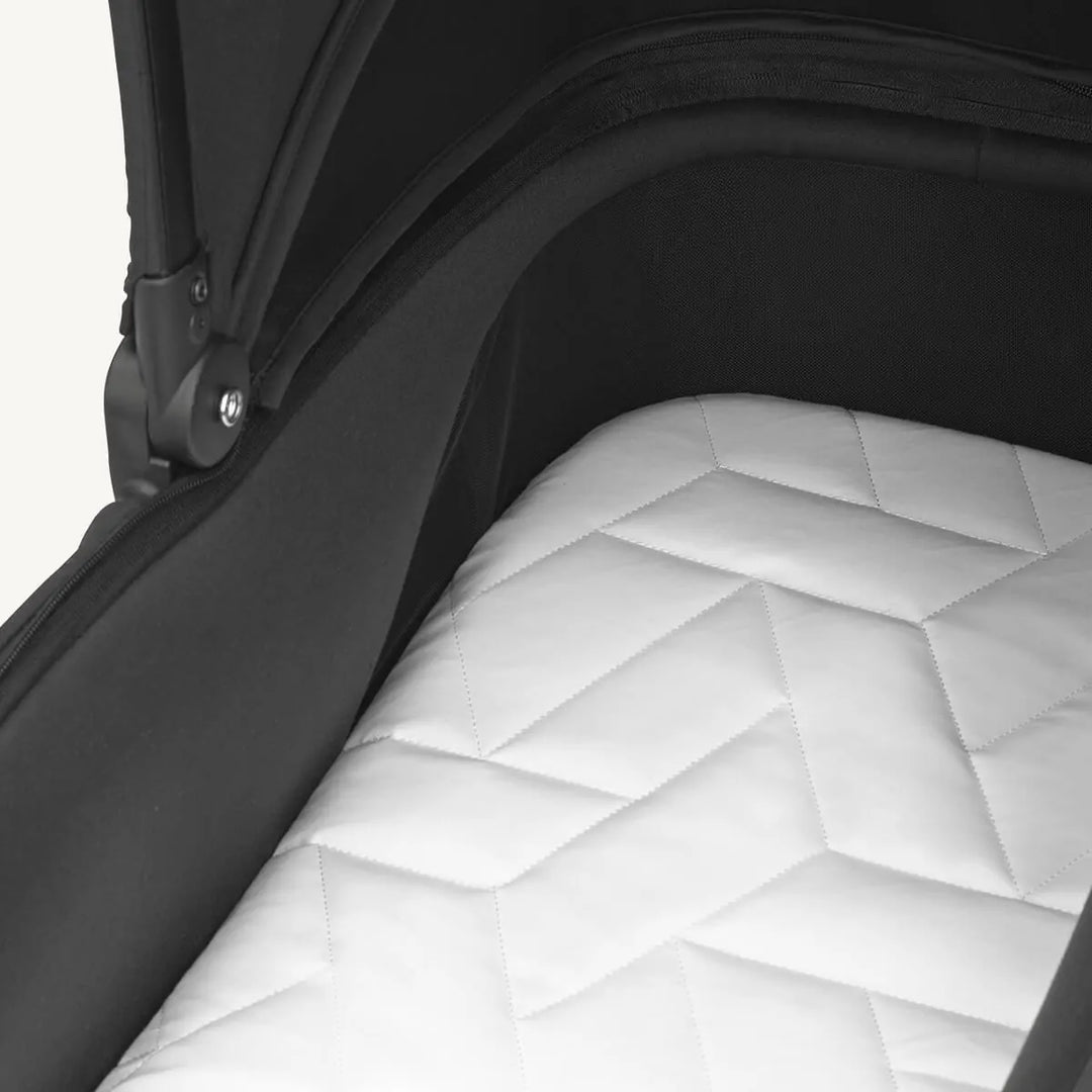Maxi Cosi Oxford Stroller and Oria Bassinet