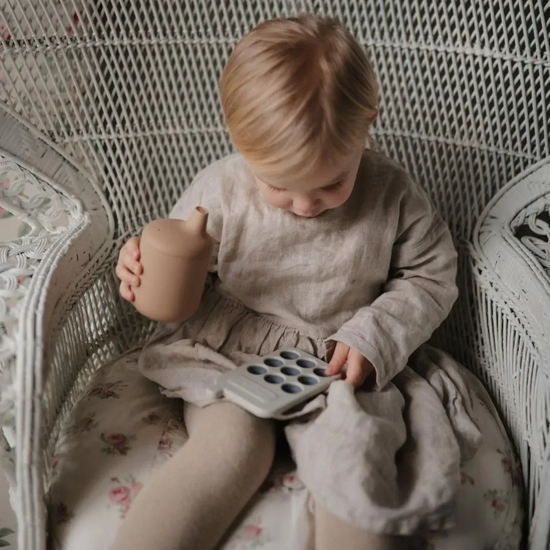 Mushie Phone Press Toy CAMBRIDGE BLUE