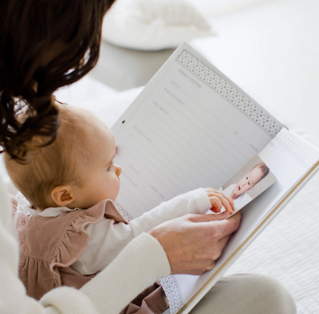 PEARHEAD BABYBOOK - HELLO BABY