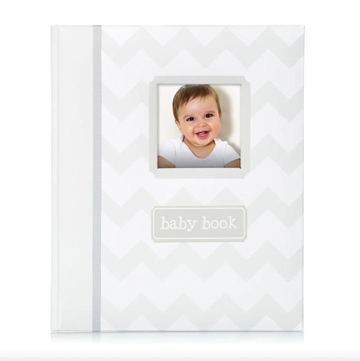 Pearhead LITTLE PEAR CHEVRON BABY BOOK