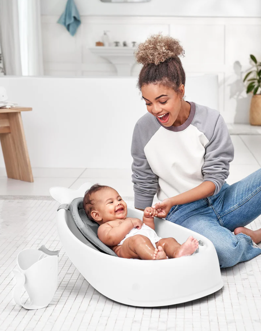 Skip Hop Moby Smart Sling 3-Stage Bath Tub White