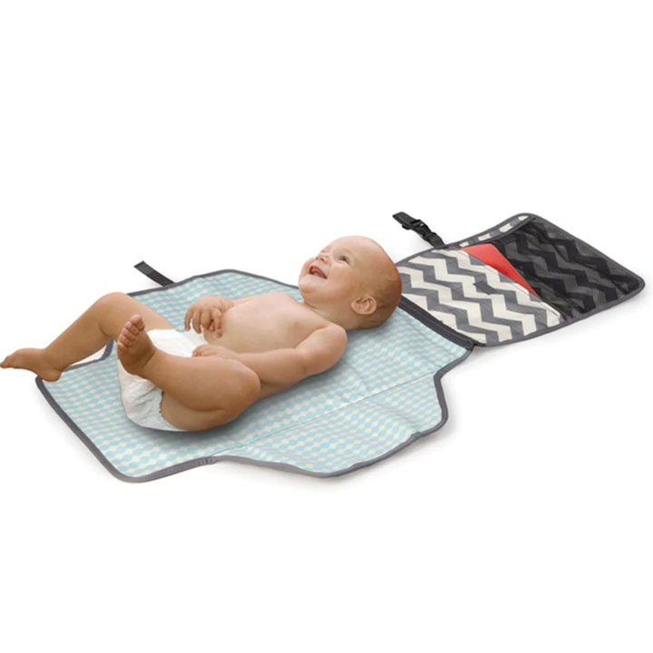 SKIP HOP PRONTO CHANGING STATION - CHEVRON