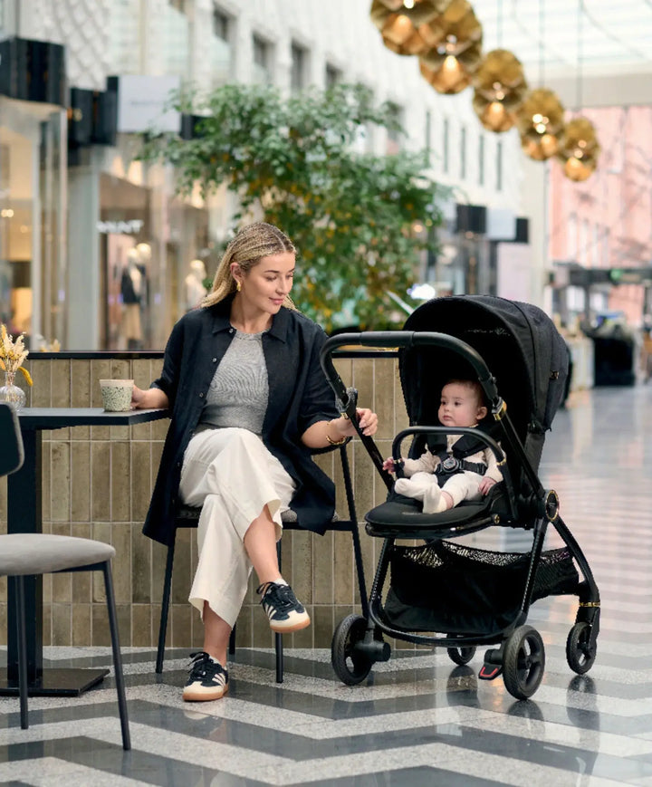 Mamas & Papas Strada Pram-Black Diamond