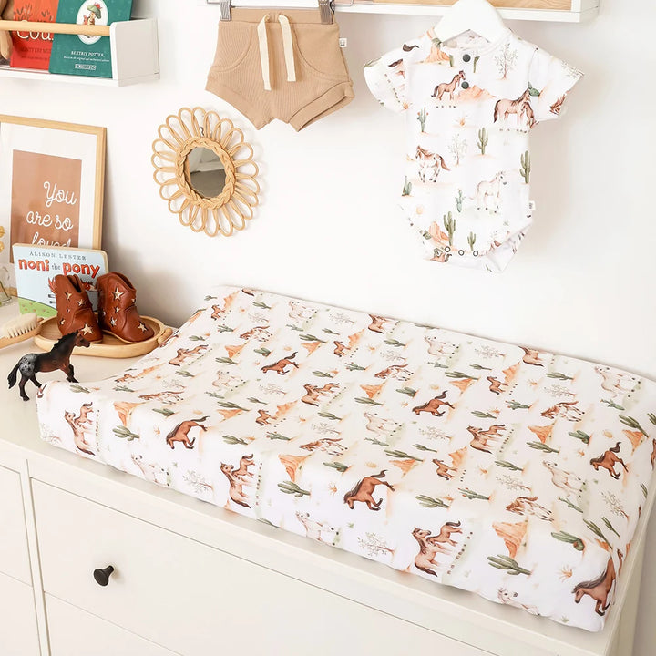 Snuggle Hunny Organic Bassinet Sheet / Change Pad Cover - Wild Horses
